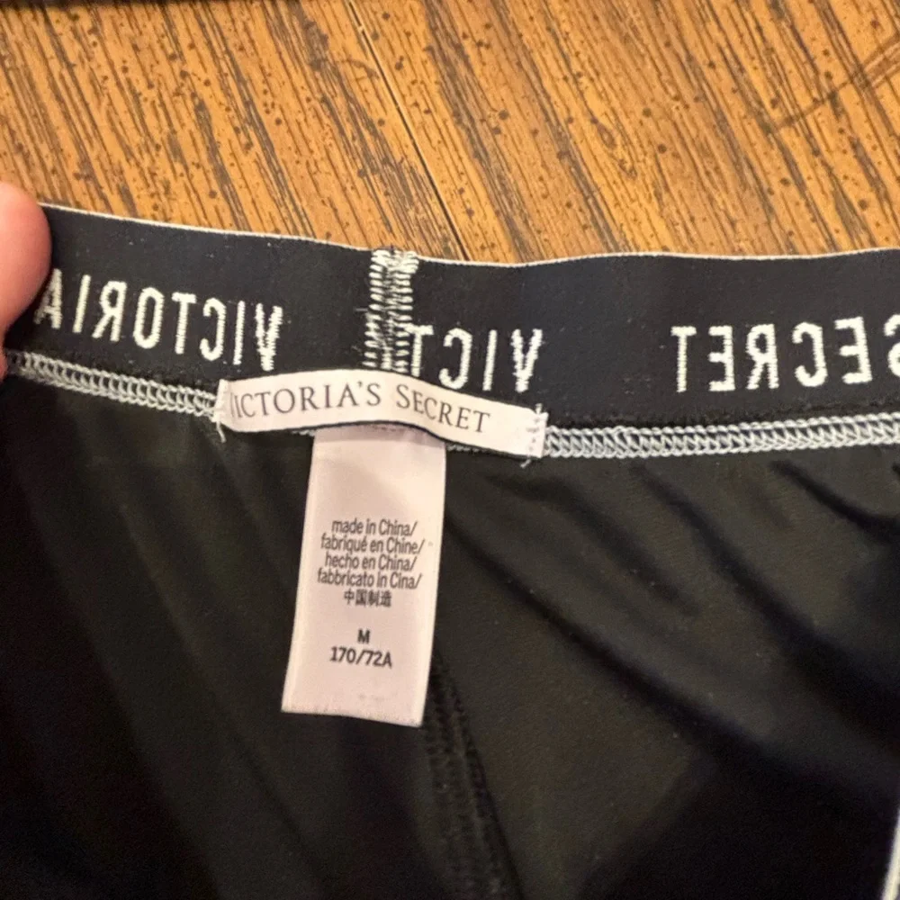 Victoria’s Secret black velvet bike short and matched cropped long sleeve top M - Picture 2 of 9